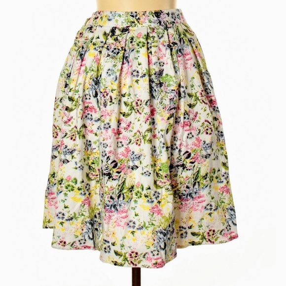 Dresses & Skirts - Spring Skirt!